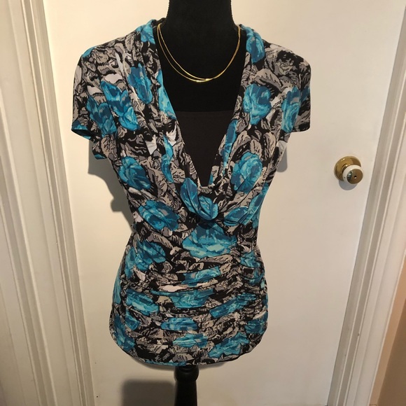 🍒 Cross-over Blouse w/ black ruching!!! - Picture 5 of 6